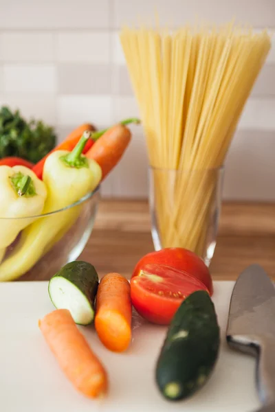 Spaghetti and Vegetables — Stock Photo, Image