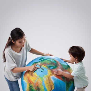 anne oğul ve planet earth