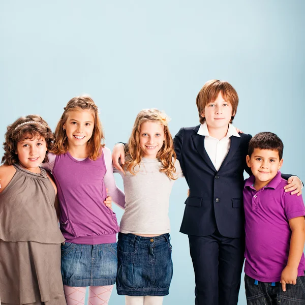 Grupp leende barn — Stockfoto