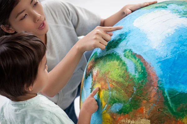 Mother Son and Planet Earth — Stock Photo, Image