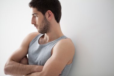 serin yakışıklı beyaz adam