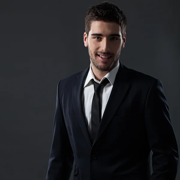 Retrato de un hombre de negocios sonriente — Foto de Stock