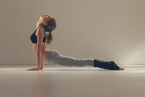 Cobra Yoga Pose — Stockfoto