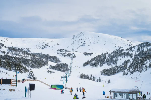 Tarter Andorra Enero 2020 Grupo Personas Esquiadores Snowboarders Que Toman — Foto de Stock