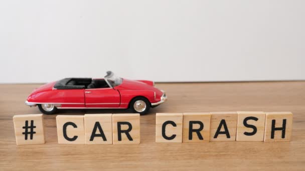Scrabble Worte Autounfall Unfallkonzept — Stockvideo