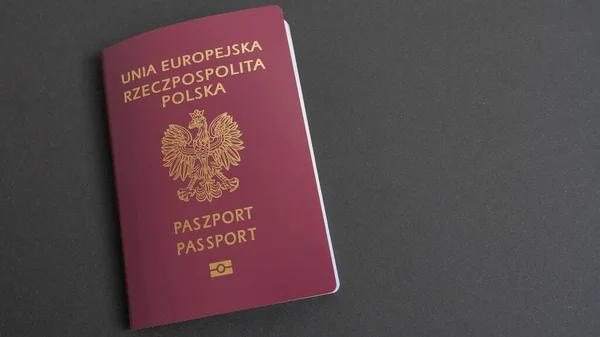 Pasaporte Polaco Sobre Fondo Negro —  Fotos de Stock