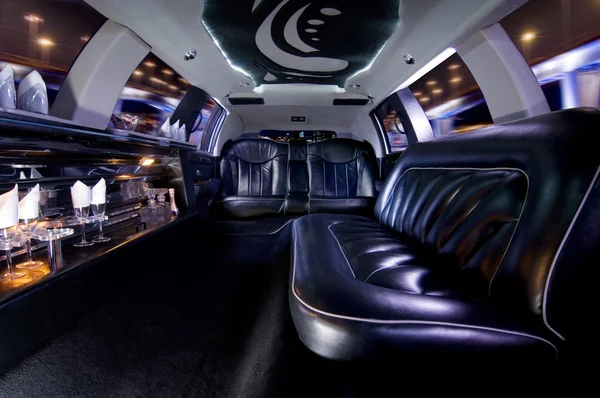 [ON] GATO E RATO Depositphotos_30045457-stock-photo-stretch-limousine-interior