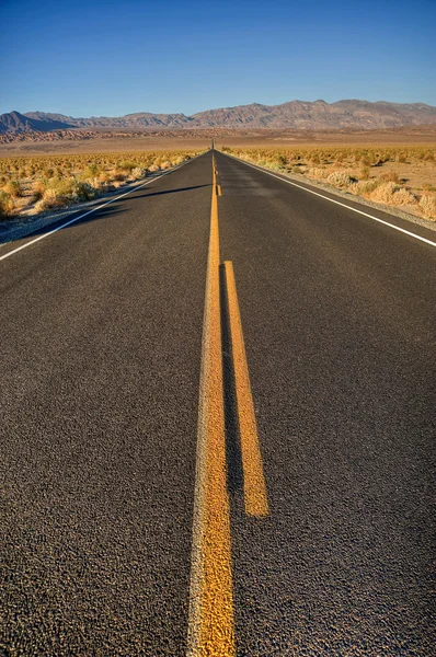 Highway to nowhere — Stock Photo, Image