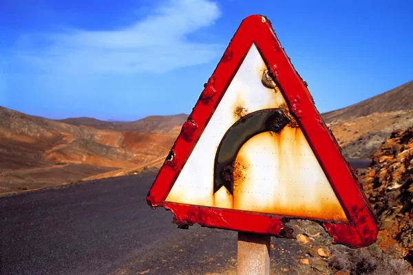 Caution sharp curve in the desert — Stock Photo, Image