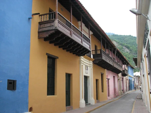 典型的なベネズエラの古い建築は — ストック写真