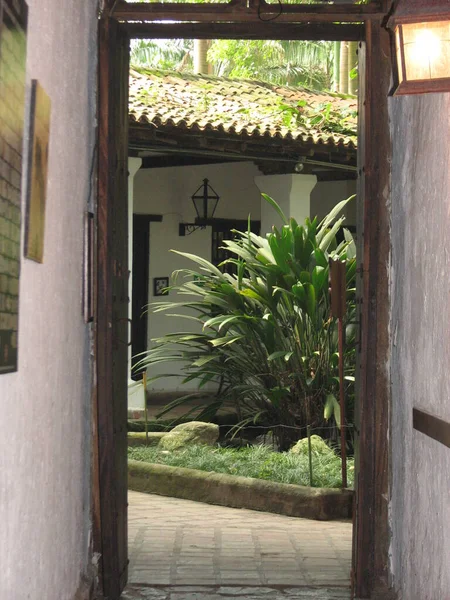 Bella Vecchia Casa Legno Nel Giardino — Foto Stock