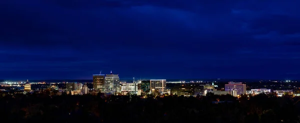 Mélykék Éjszakai Égbolt Boise Skyline Felett — Stock Fotó