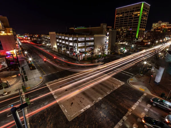 Boise Intersección Por Noche Con Luces Rayadas — Foto de Stock