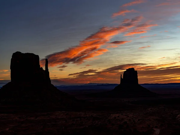Dramatic Sunrise Mittens Monument Valley — Foto Stock