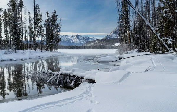 Idaho Montañas Dientes Sierra Invierno Con Lago Congelado Nieve — Foto de Stock