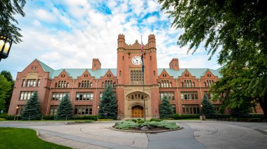 Brick admin building on the University of Idaho