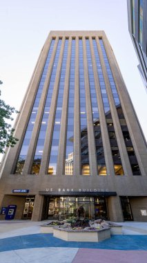 Boise Idaho şehir merkezindeki Amerikan Bankası binasına yakın çekim
