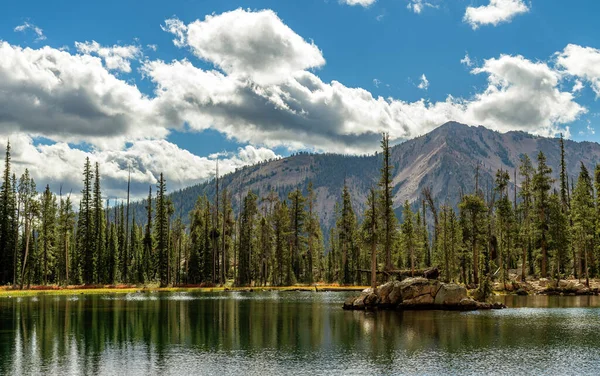 Cielo Azul Nublado Las Montañas Rocosas Idaho Imágenes de stock libres de derechos