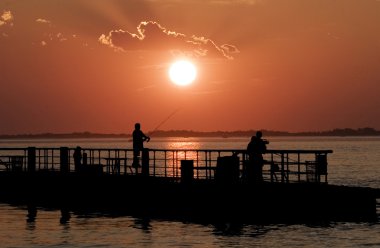 gün batımında balıkçılık