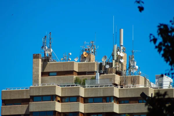 Group Telecommunications Antennas Building Roof — Stok fotoğraf