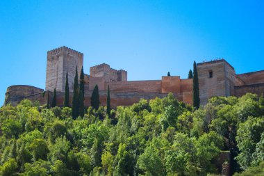 Ortaçağ Müslüman kalesi Granada 'daki Alhambra' nın muhteşem manzarası.