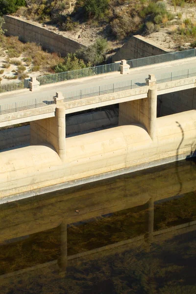 Betonnen Structuur Van Een Moeras Voor Productie Van Elektriciteit — Stockfoto