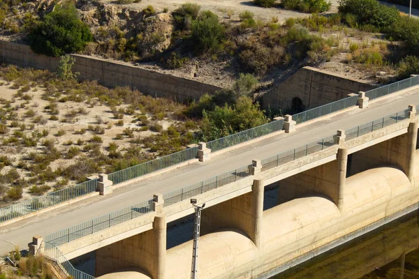 Elektrik üretimine adanmış bir bataklığın somut yapısı
