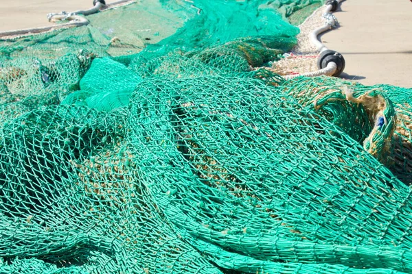 Renkli Balıkçı Ağları Nakliyeye Denize Açılmaya Hazır — Stok fotoğraf