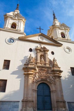 Algezares 'de bulunan Murcia' nın koruyucu azizi Virgen de la Fuensanta 'nın güzel barok cephesi.