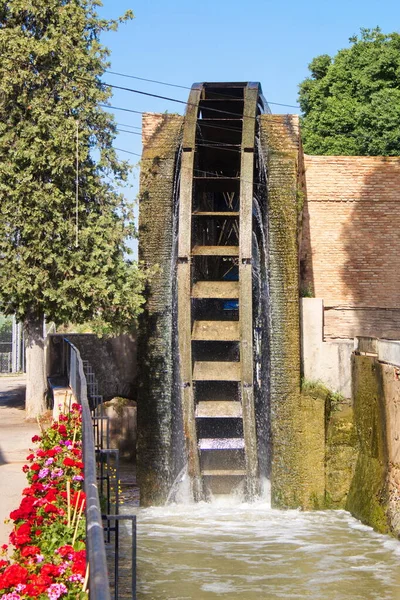 Old water wheel or ferris wheel to irrigate the garden of Murcia