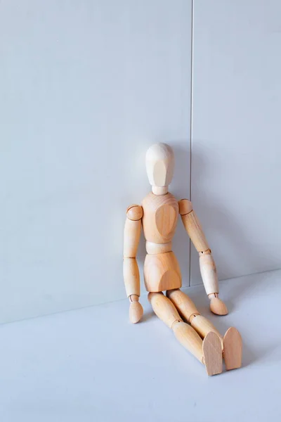 Concept Loneliness Abandonment Wooden Doll Model — Stockfoto