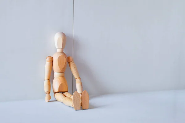 Concept Loneliness Abandonment Wooden Doll Model — Fotografia de Stock