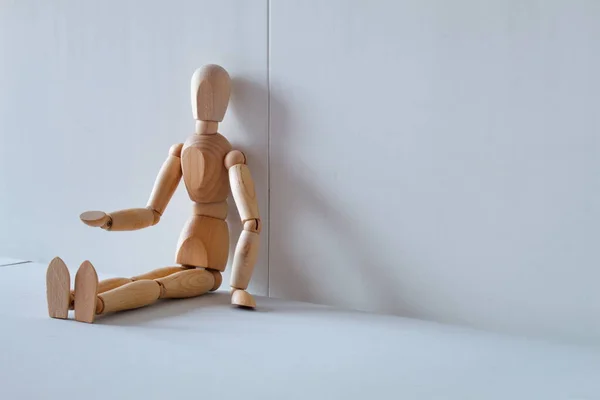 Concept Loneliness Poverty Abandonment Wooden Doll Asking Model 스톡 사진