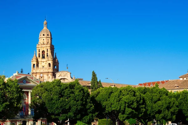 Schöne Aussicht Auf Den Turm Der Kathedrale Von Murcia Und Stockbild