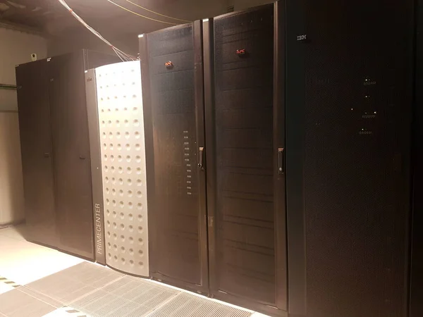 Racks Voor Servers Harde Schijven Supercomputing Datacenter Voor Cryptocurrencies Nft — Stockfoto