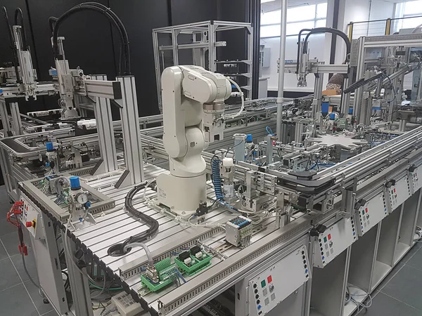 Laboratoire Électromécanique Cadres Profilés Aluminium Extrudé Machines Hydrauliques Pneumatiques Dans — Photo