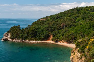 Mogren plajı. Karadağ, Budva şehri.