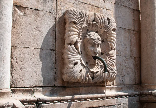 Fuente Veneciana Dubrovnik — Foto de Stock