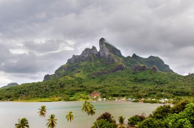 Mount otemanu, borabora