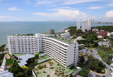 Havadan görünümü bir otel binası ve Plajı, pattaya, Tayland