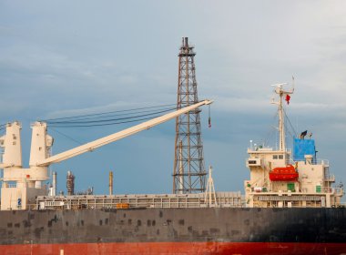 petrol rafinerisi fabrikası Tayland teknede vinç