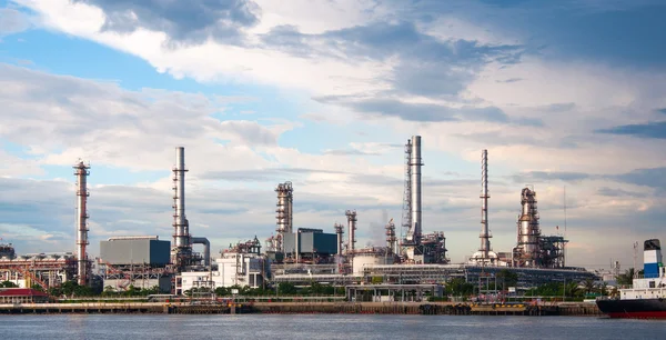 Usine de raffinage de pétrole en Thaïlande — Photo