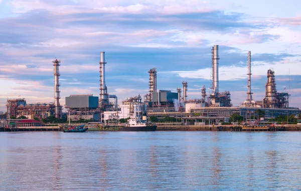 Fábrica de refinaria de petróleo na Tailândia — Fotografia de Stock