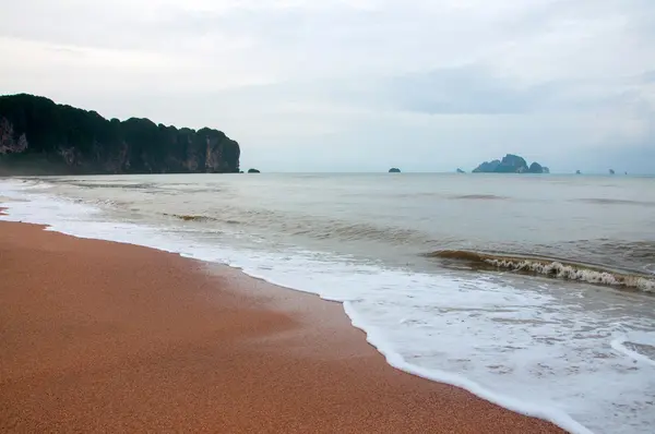 Spiaggia tropicale del Mare delle Andamane, Thailandia — Foto Stock