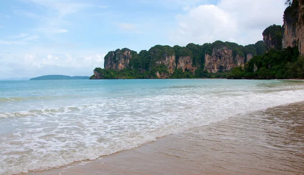 Tropischer Strand des andamanischen Meeres, Thailand — Stockfoto