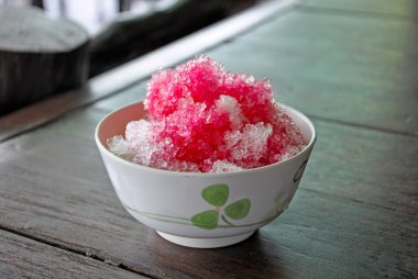 kesilmiş buz tatlı