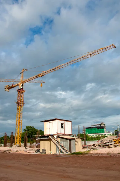 Crane and Temporary houses for worker near construction place. — Stock Photo, Image