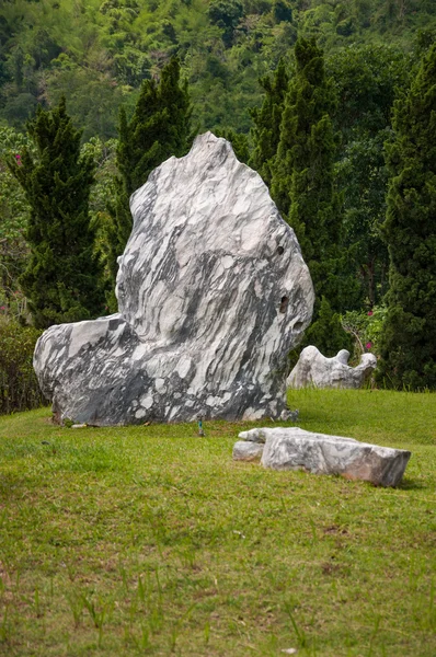 Stone beautiful in the garden decoration — Stock Photo, Image