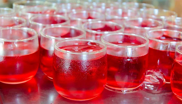 Saveur de fruits rouges boissons gazeuses whit eau gazeuse — Photo