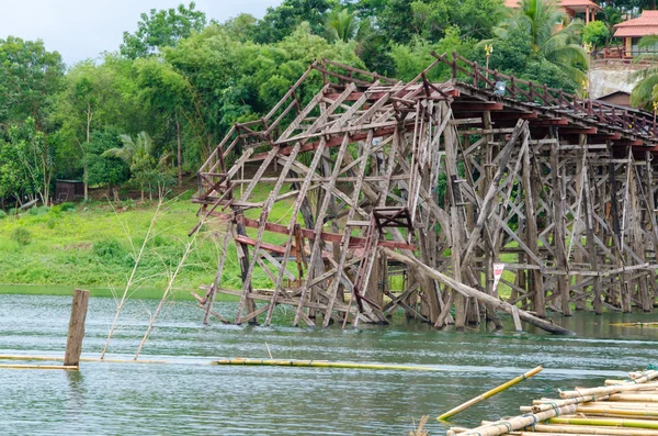 Longest wooden bridge it broken in Thailand — Stock Photo, Image